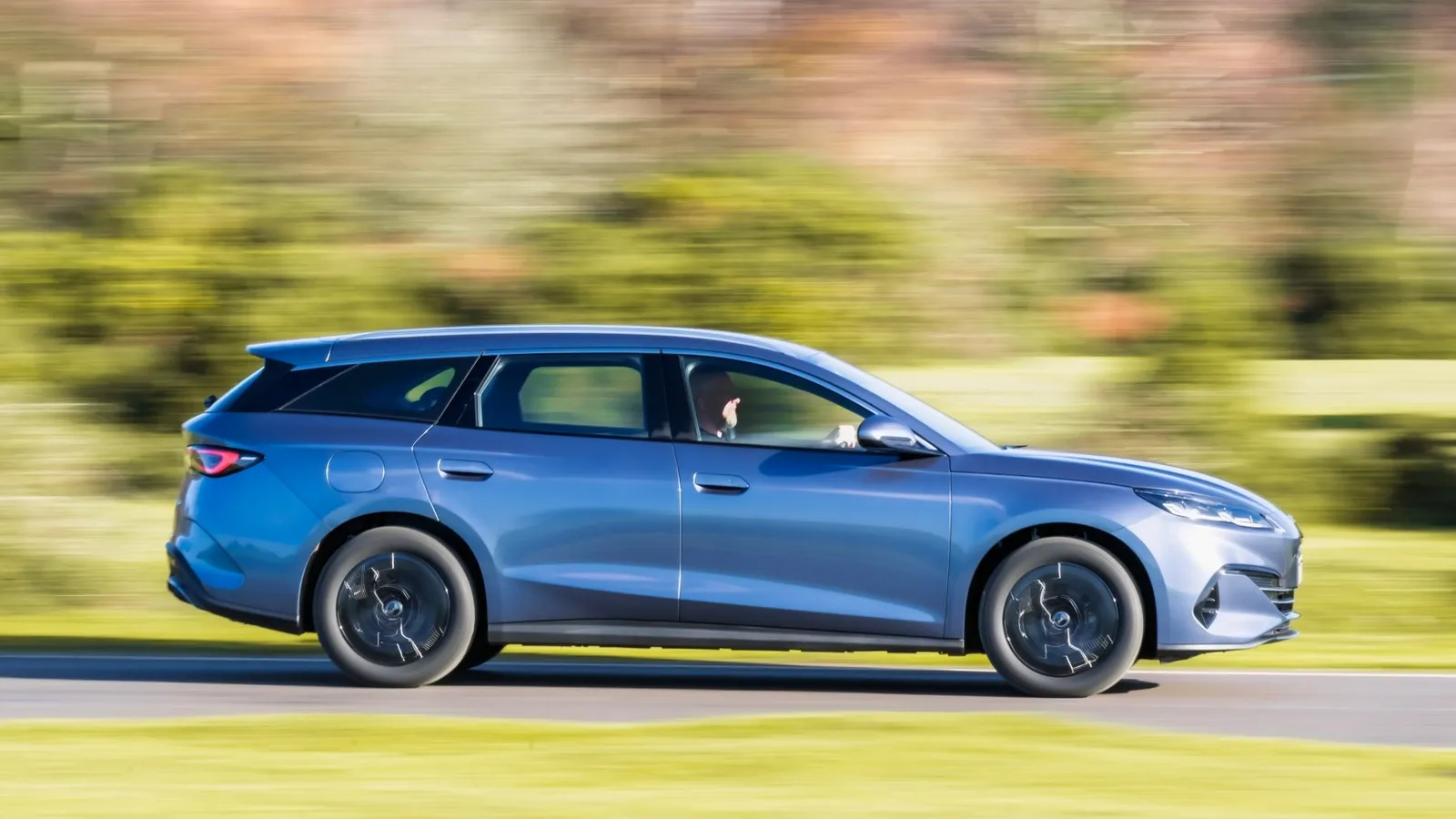 BYD Seal 6 DM-i Touring: PHEV Estate — Specs and Price - Image 3