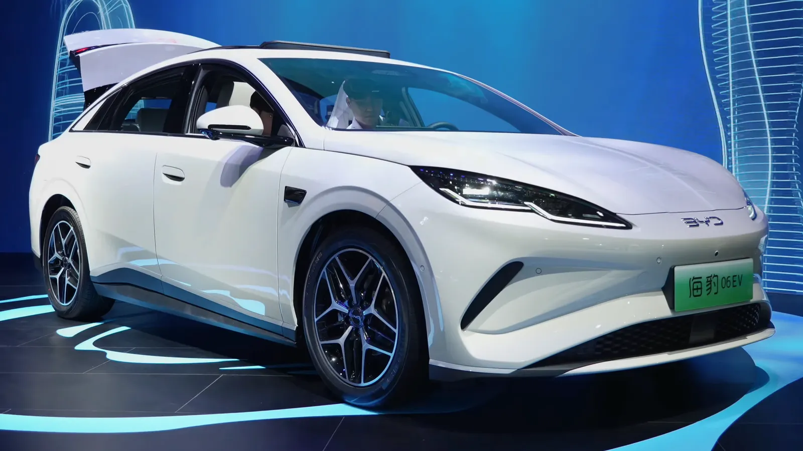 BYD Seal 6 DM-i Review: PHEV Price, Specs, Range Europe - Image 10