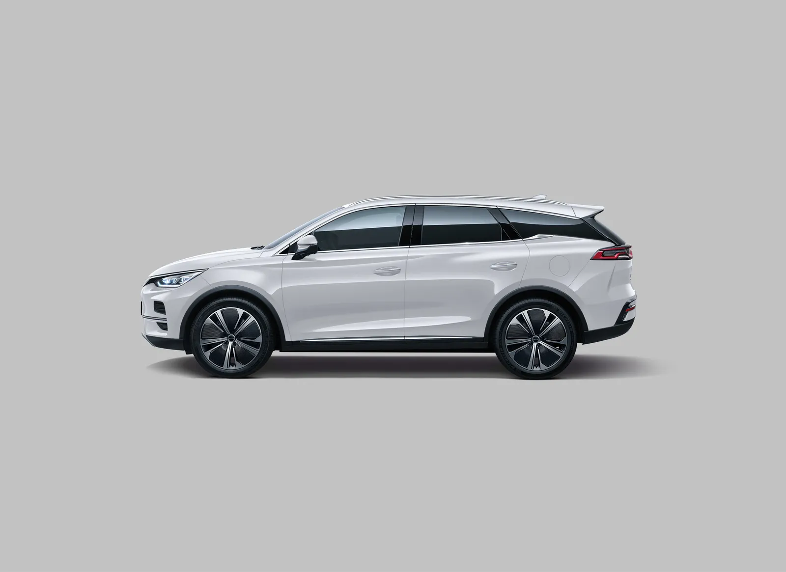 BYD Tang Review: Seven-Seat EV SUV — Price, Range, Europe - Image 9