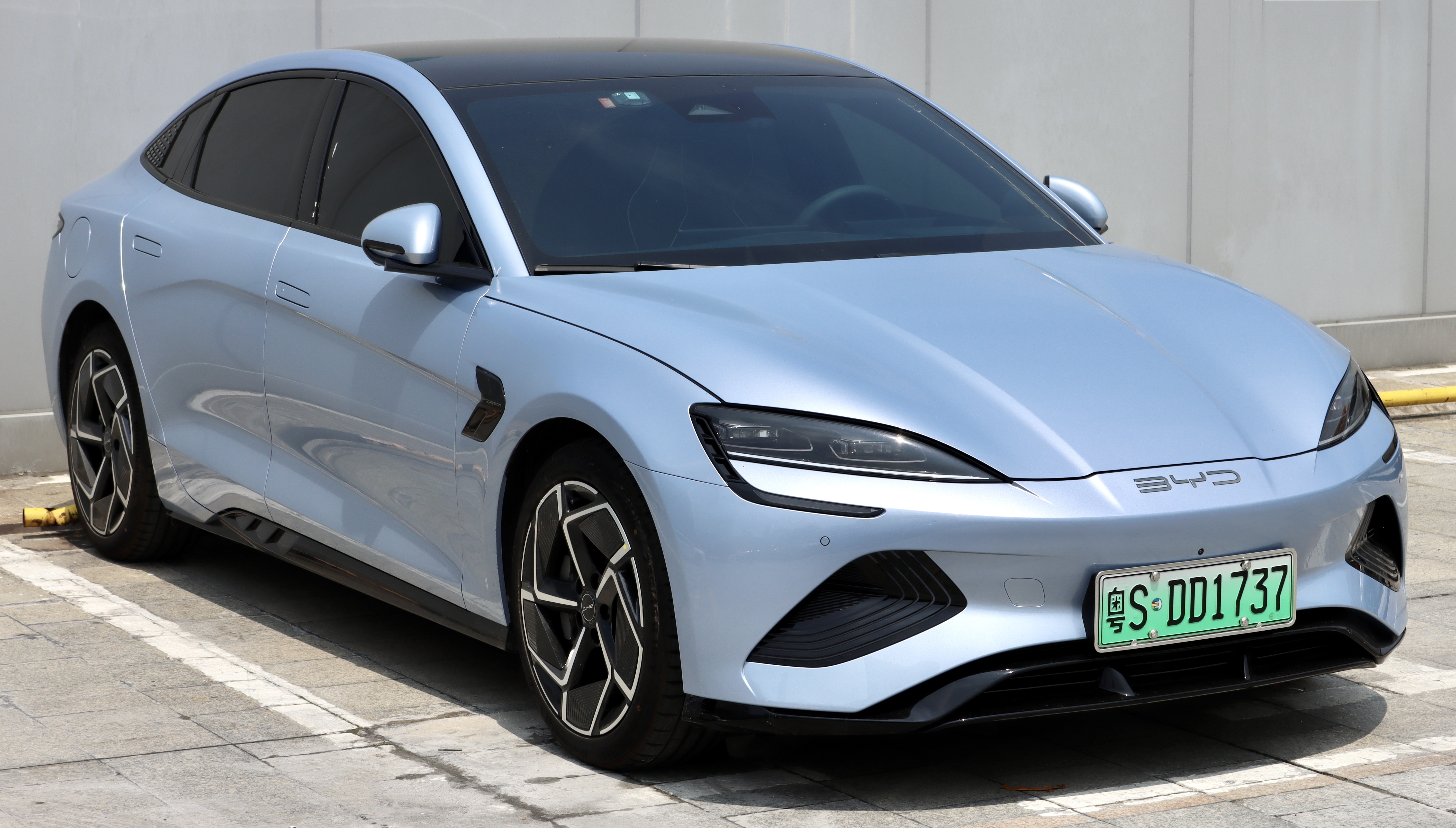 Where to Buy Chinese EVs in Europe: Complete Dealer Guide