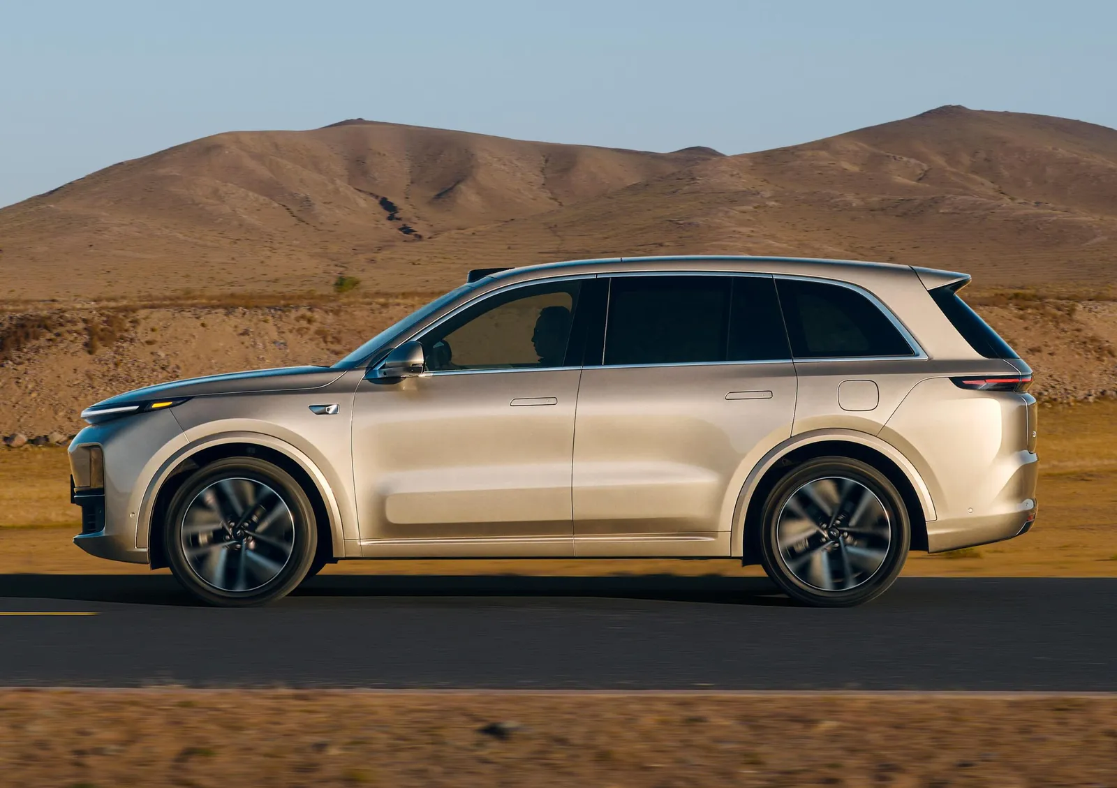 Li Auto L8 and L7: EREV Family SUVs Compared - Image 6