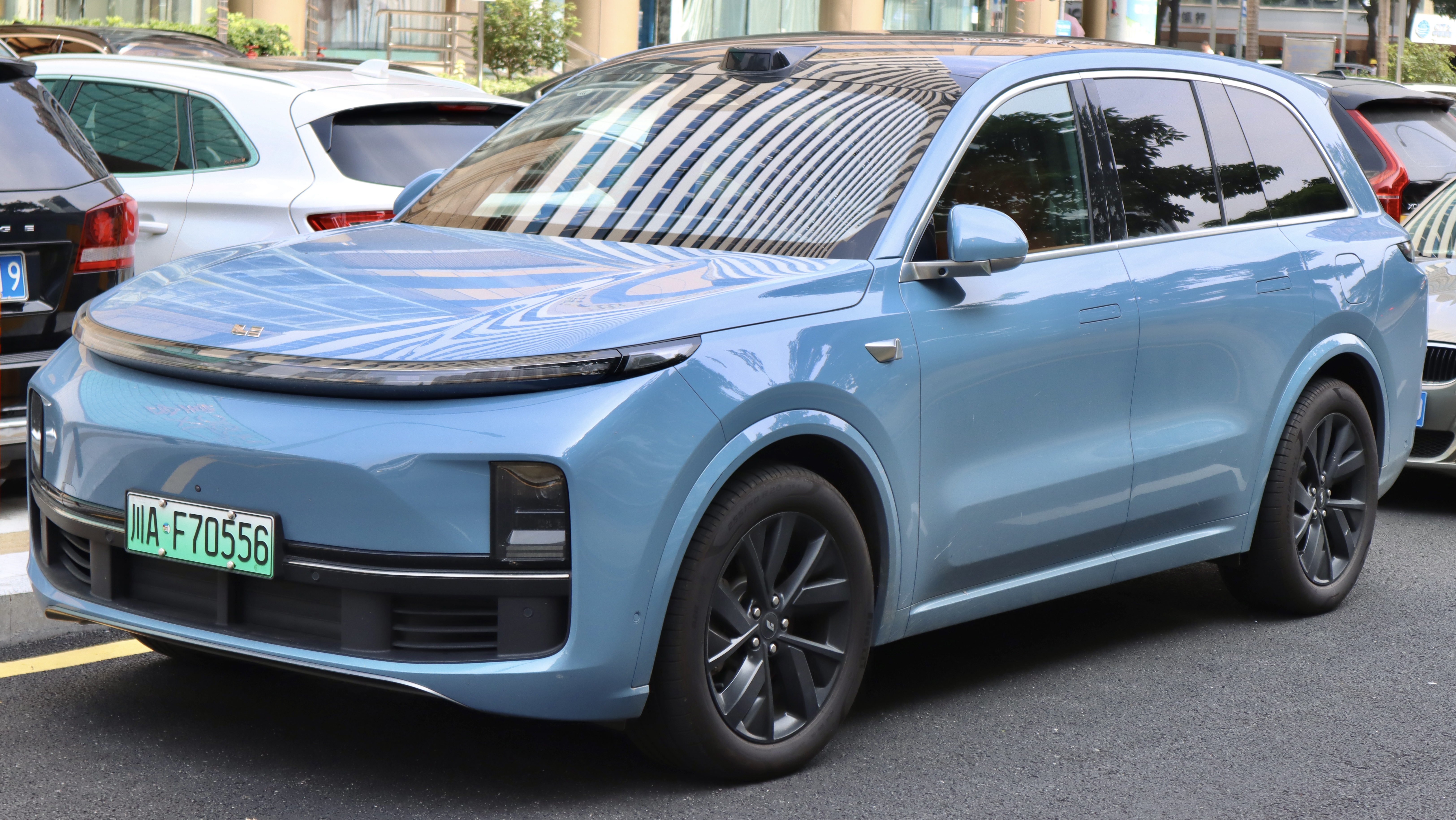 Li Auto L8 & L7: EREV Family SUVs Guide 2026