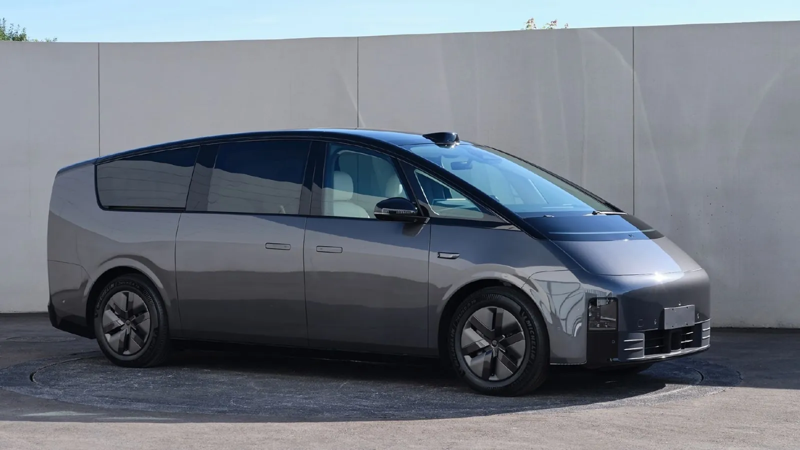 Li Auto MEGA: Pure Electric MPV — Specs, Range, Europe Plans