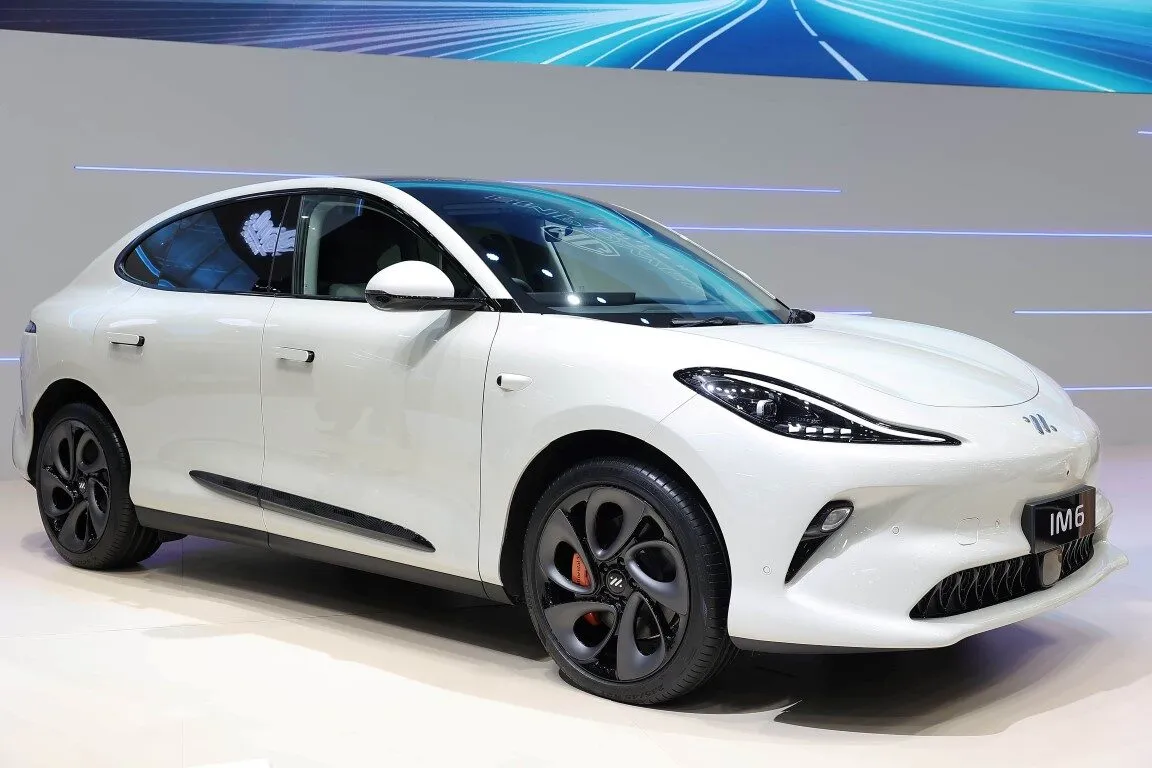 MG IM6: Large SUV with Lifetime Battery — What It Means