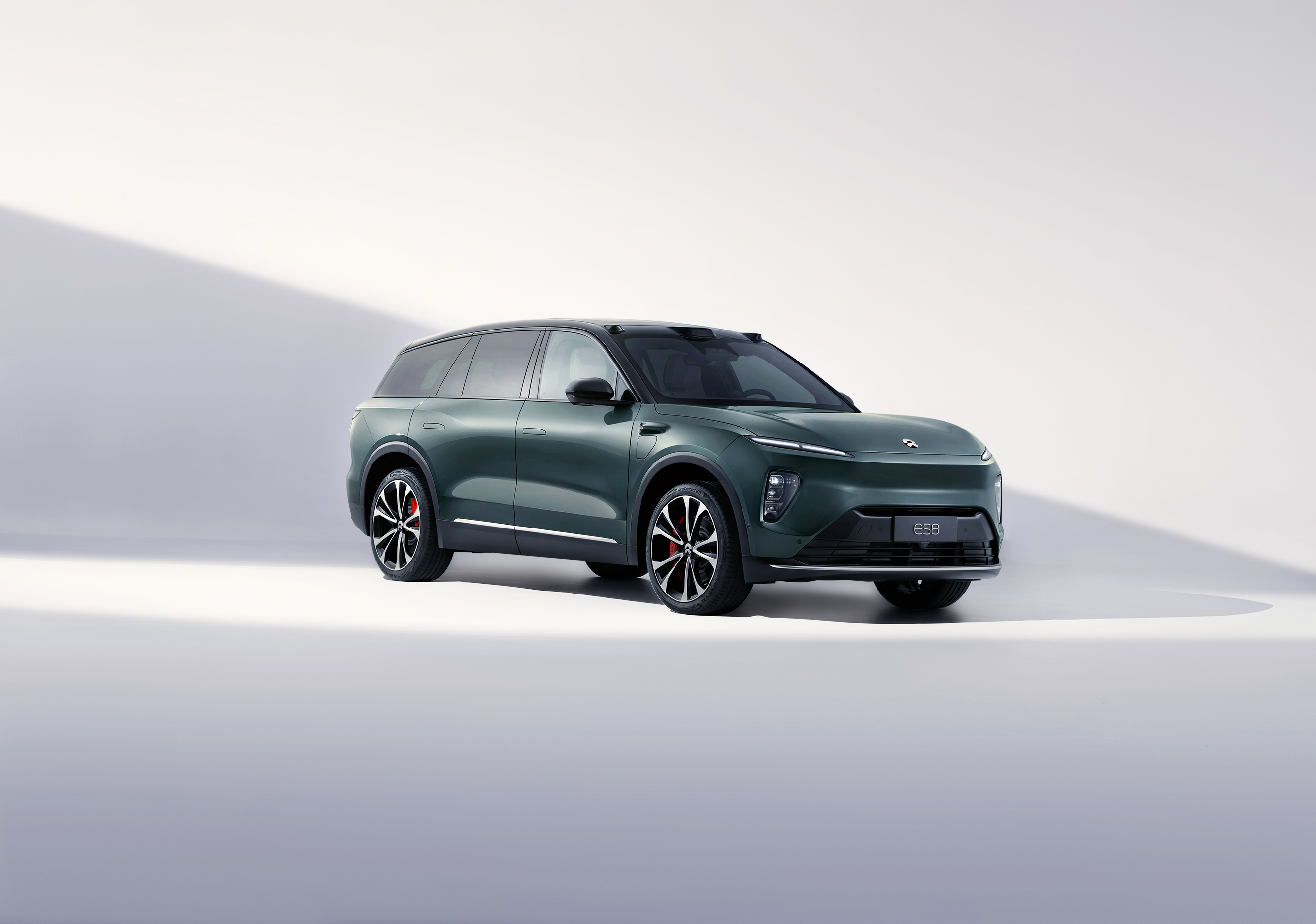 NIO ES8: Premium 6-Seat Electric SUV Guide 2026 - Image 2