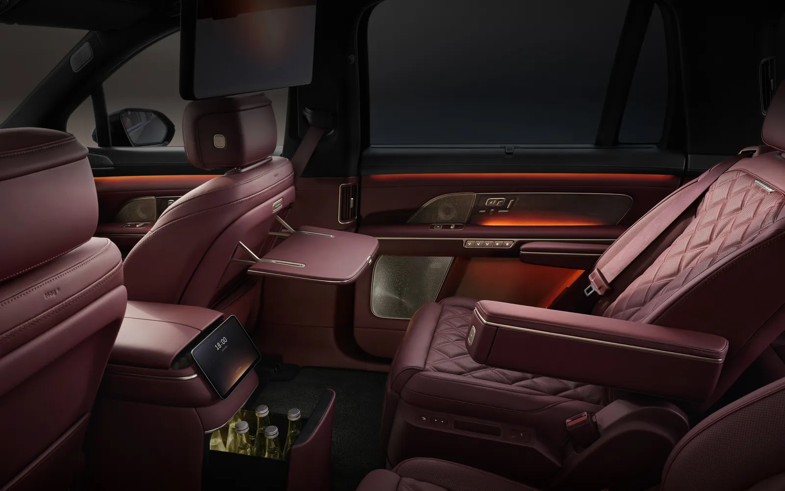 NIO ES8 Complete Guide: Flagship 6-Seat SUV, Battery Swap - Image 8