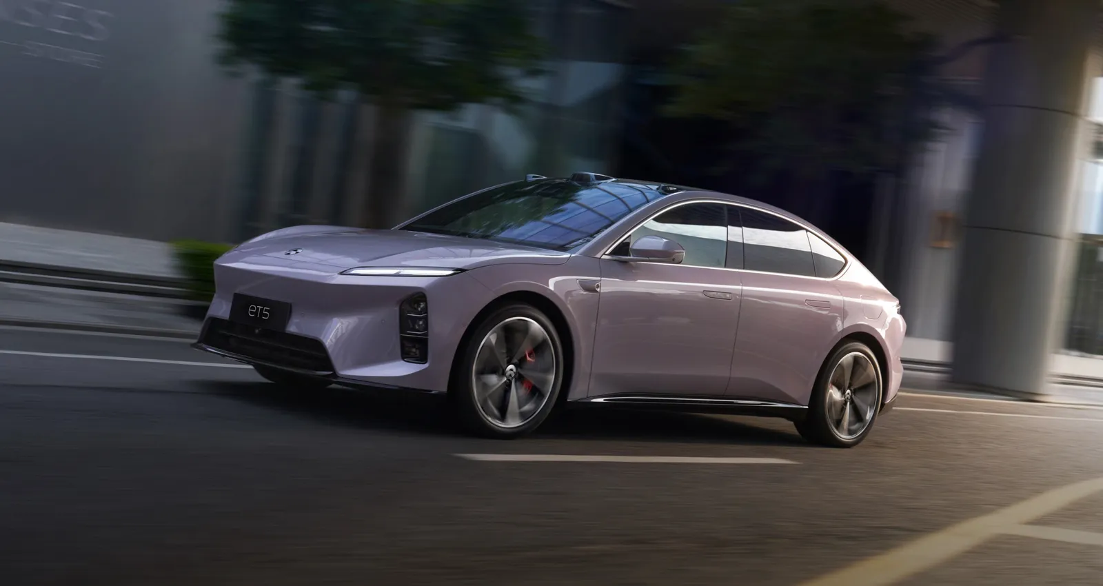 NIO ET5 Complete Guide: Battery Swap Sedan Trims and Price - Image 6