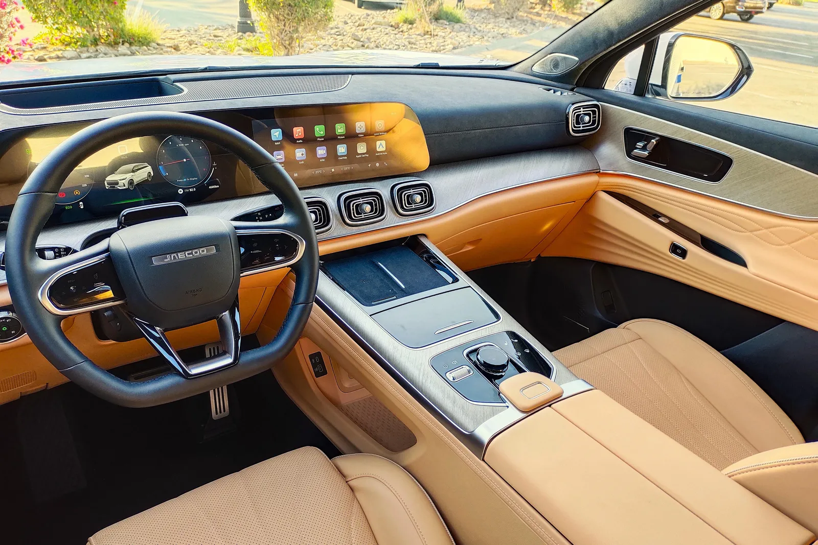 Omoda 9 Review: Full-Size SUV, 93-Mile EV Range Europe - Image 2