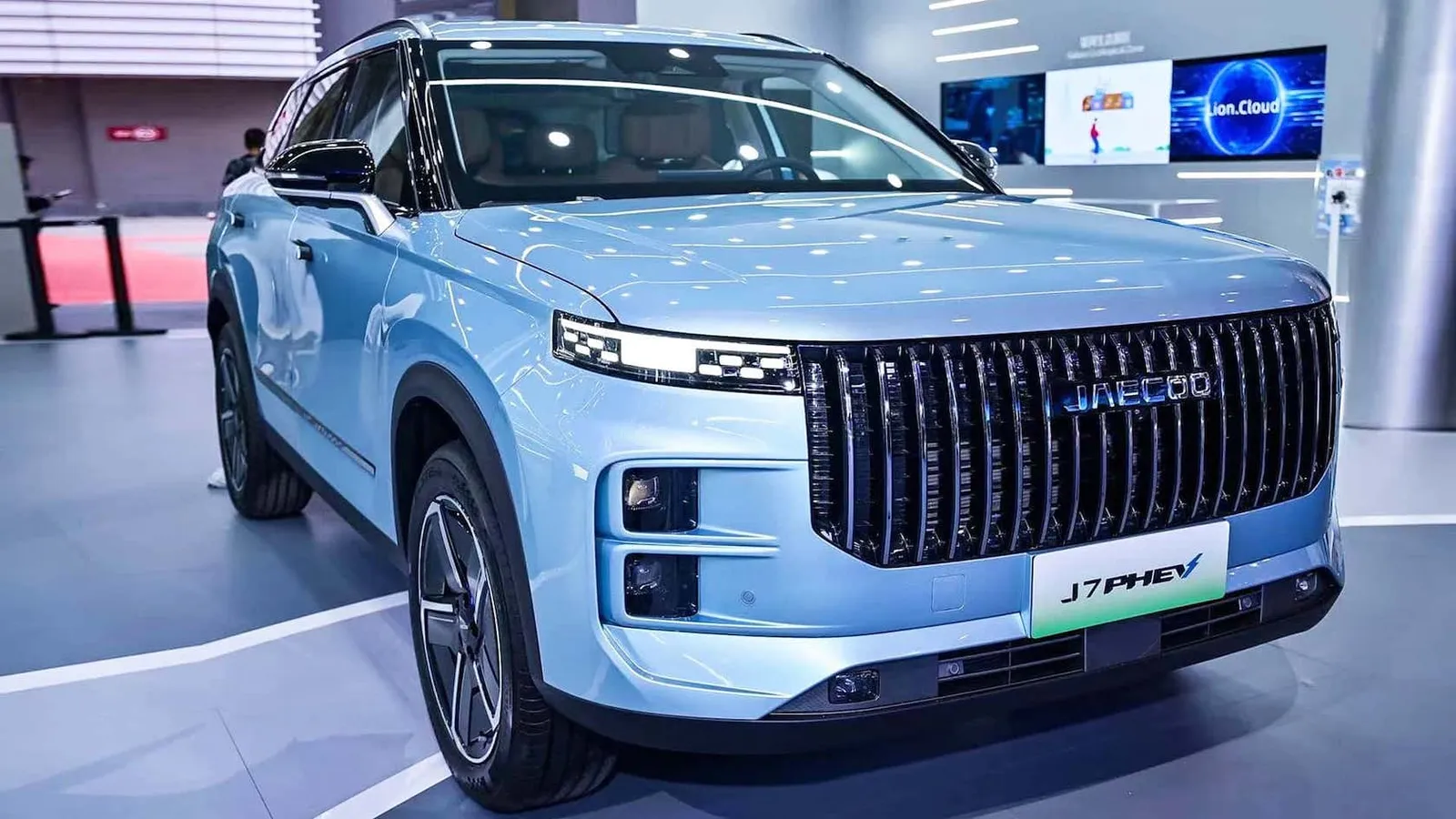 Omoda 9 Review: Full-Size SUV, 93-Mile EV Range Europe - Image 4