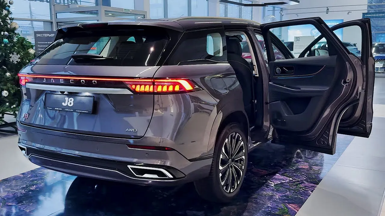 Omoda 9 Review: Full-Size SUV, 93-Mile EV Range Europe - Image 5