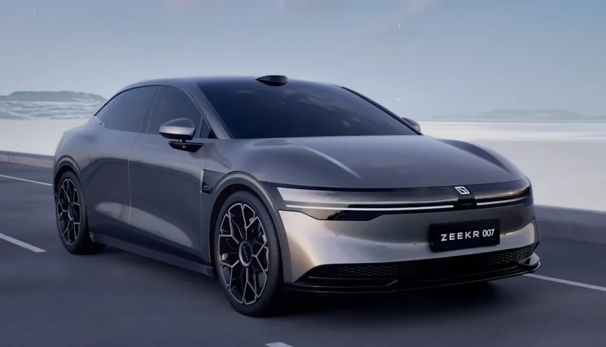Zeekr 007 GT: 2.84s Sedan, 35.5-Inch HUD — Review - Image 4