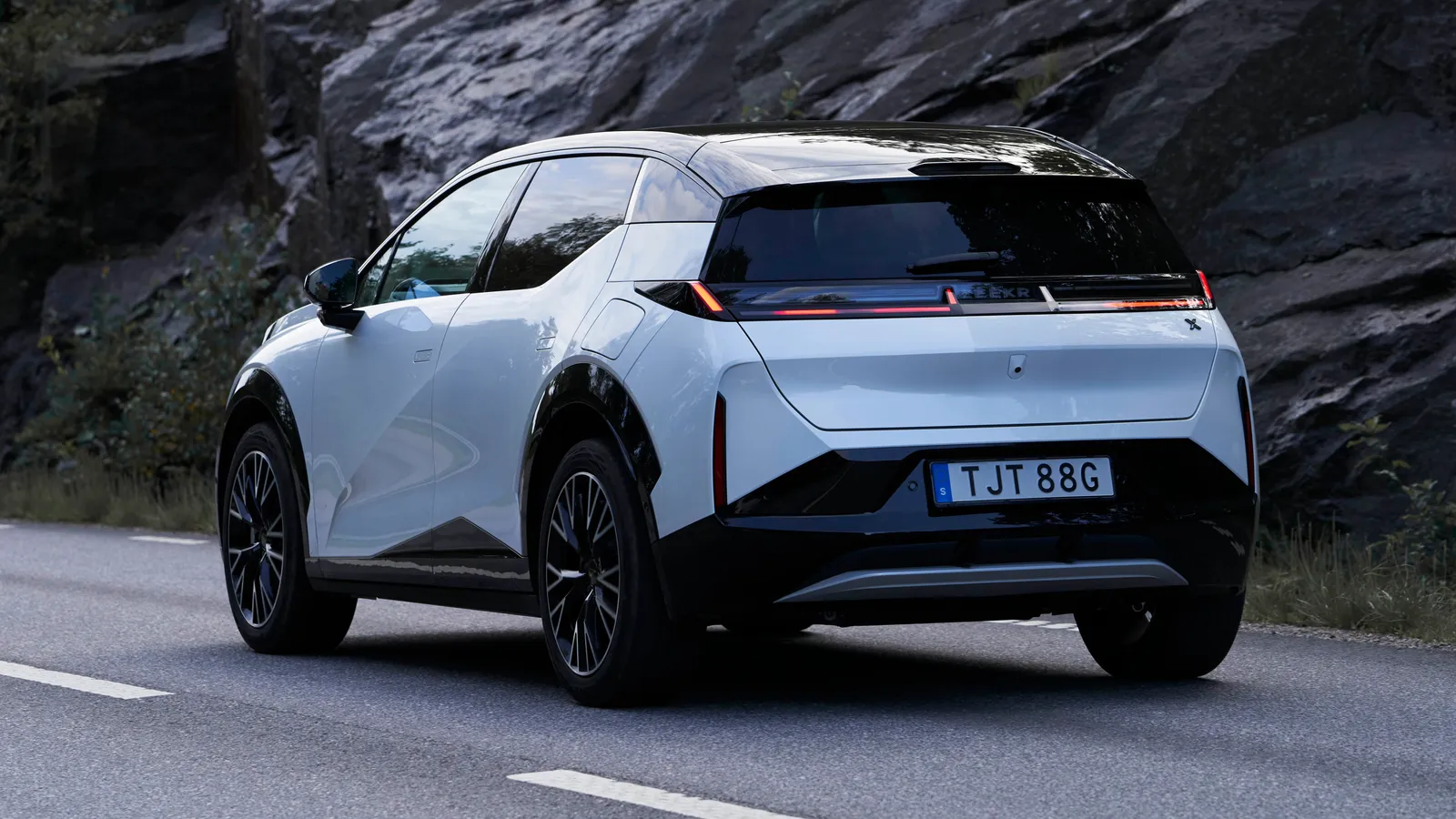 Zeekr X Guide 2026: Compact SUV, Euro NCAP Best in Class - Image 4