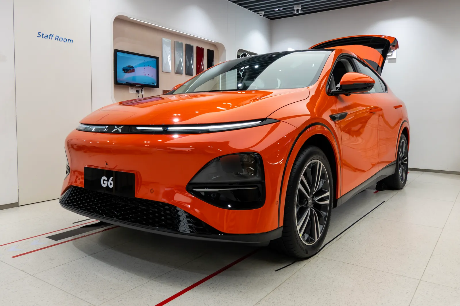 XPeng G6 Review 2026: Smart SUV, 800V Charging Verdict